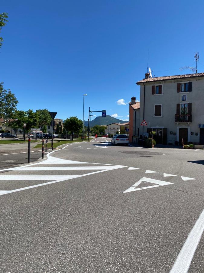 Ely Hause Apartment Calmasino ภายนอก รูปภาพ