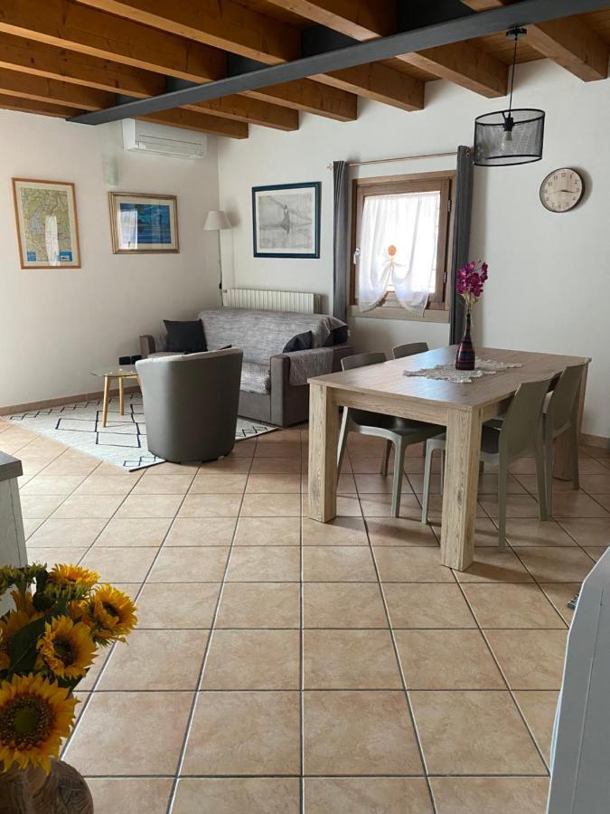 Ely Hause Apartment Calmasino ภายนอก รูปภาพ