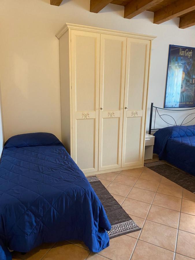 Ely Hause Apartment Calmasino ภายนอก รูปภาพ
