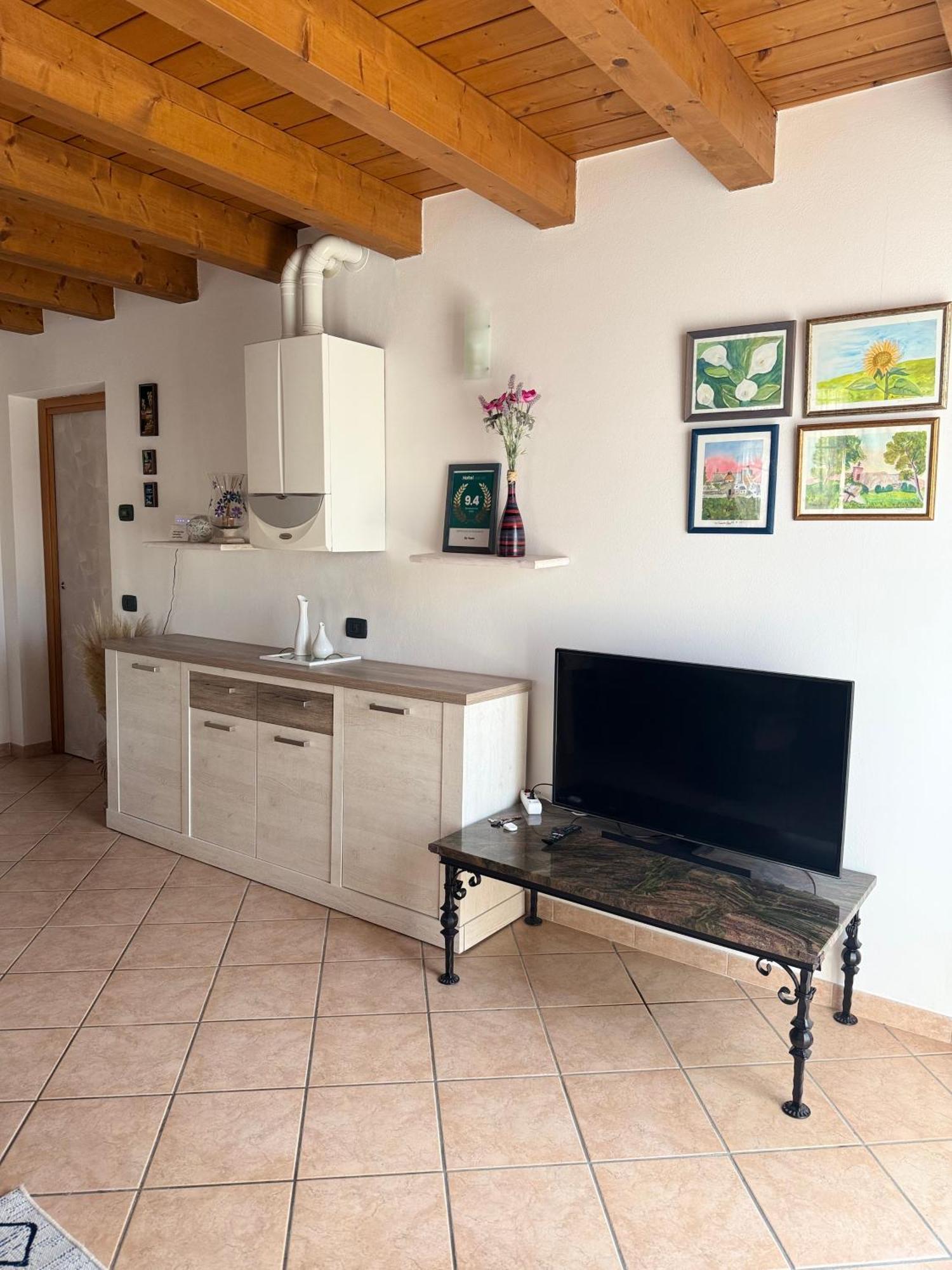 Ely Hause Apartment Calmasino ภายนอก รูปภาพ