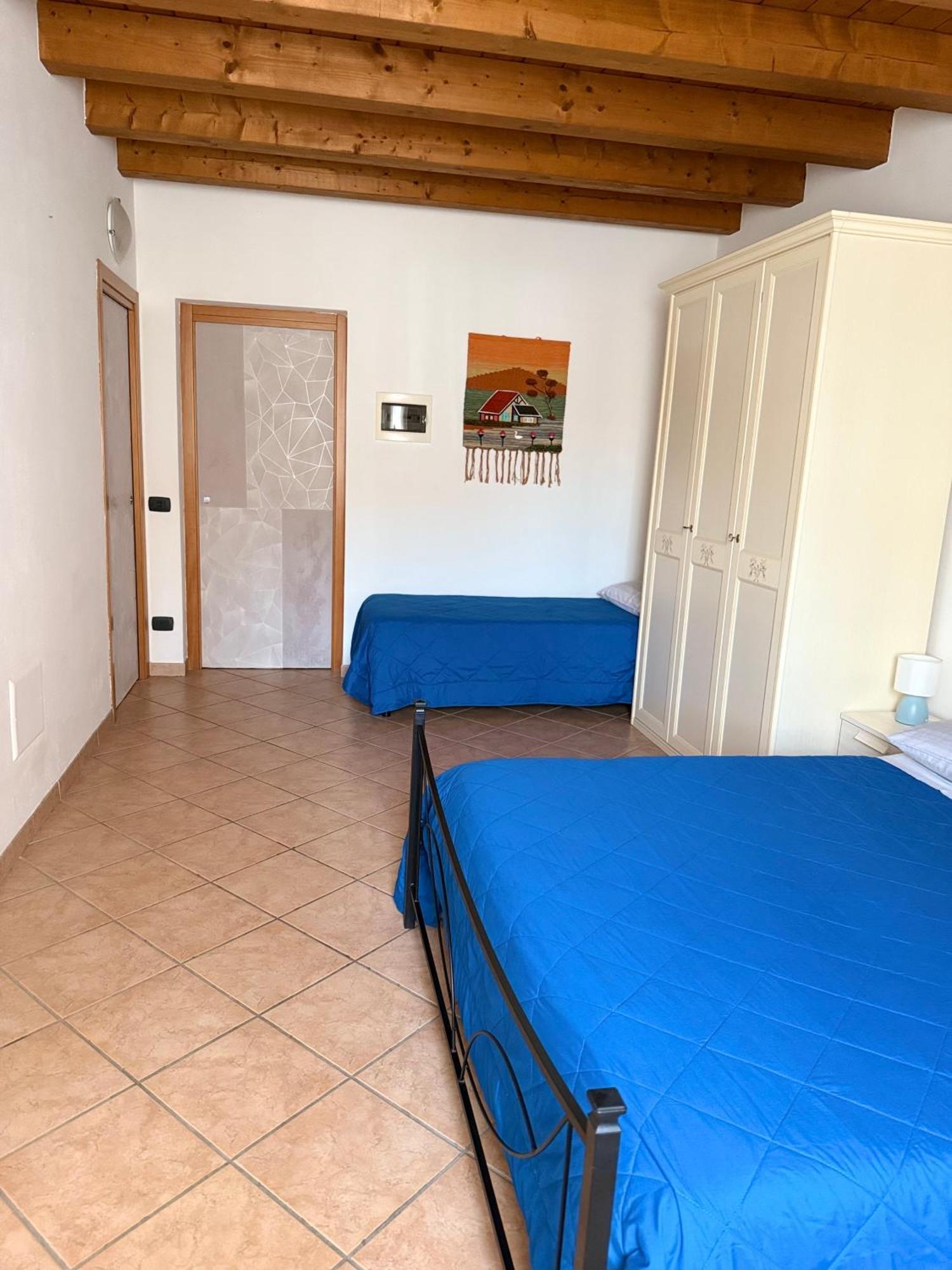 Ely Hause Apartment Calmasino ภายนอก รูปภาพ